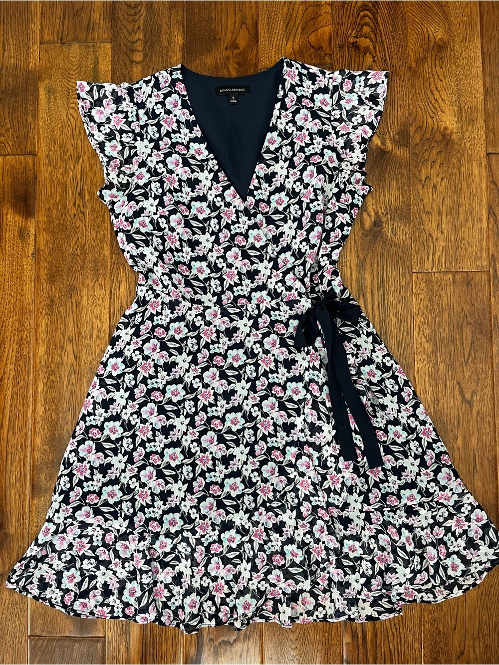 Banana Republic Floral Wrap Dress in Navy/Pink/White, Size 6